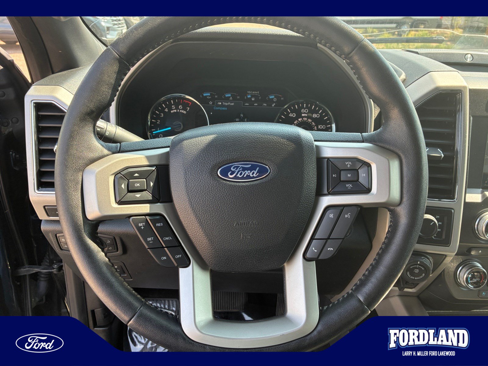 Used 2018 Ford F150 Lariat w/ Equipment Group 502A Luxury AWD/4WD image 9