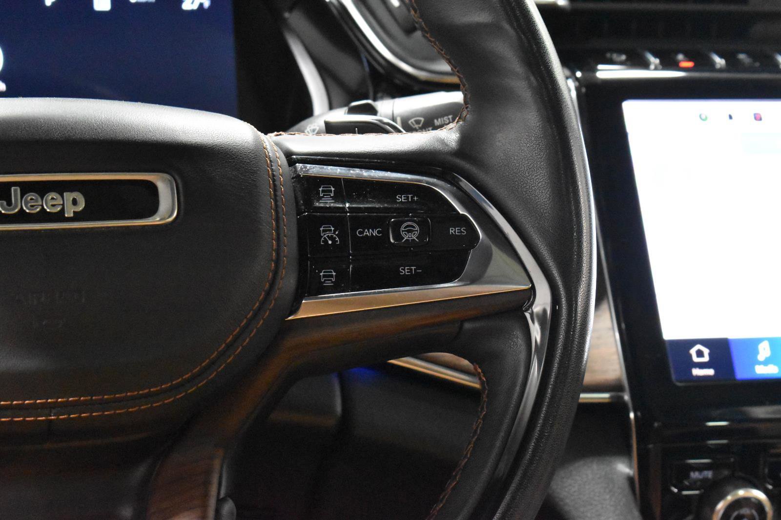 Used 2023 Jeep Grand Cherokee L Summit w/ Advanced Protech Group IV image 11