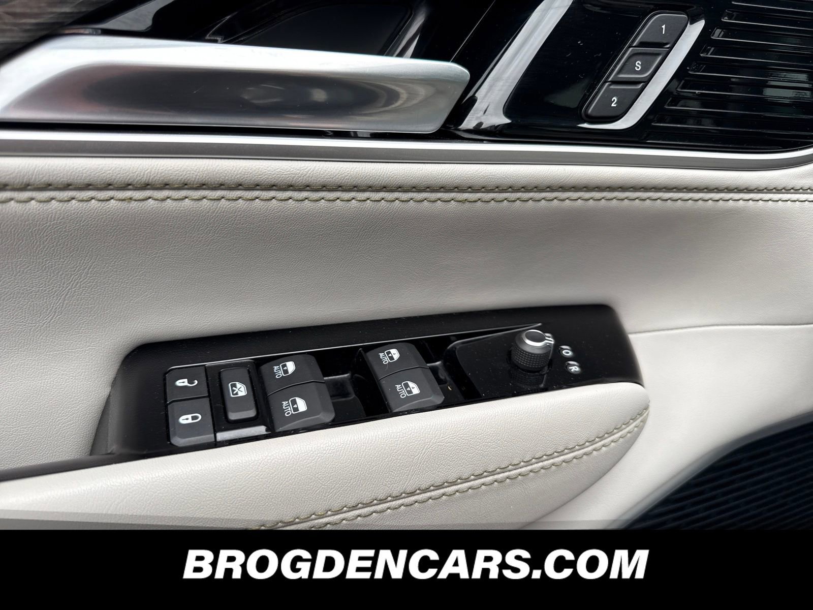 Used 2022 Jeep Wagoneer Series III w/ Convenience Group I image 8