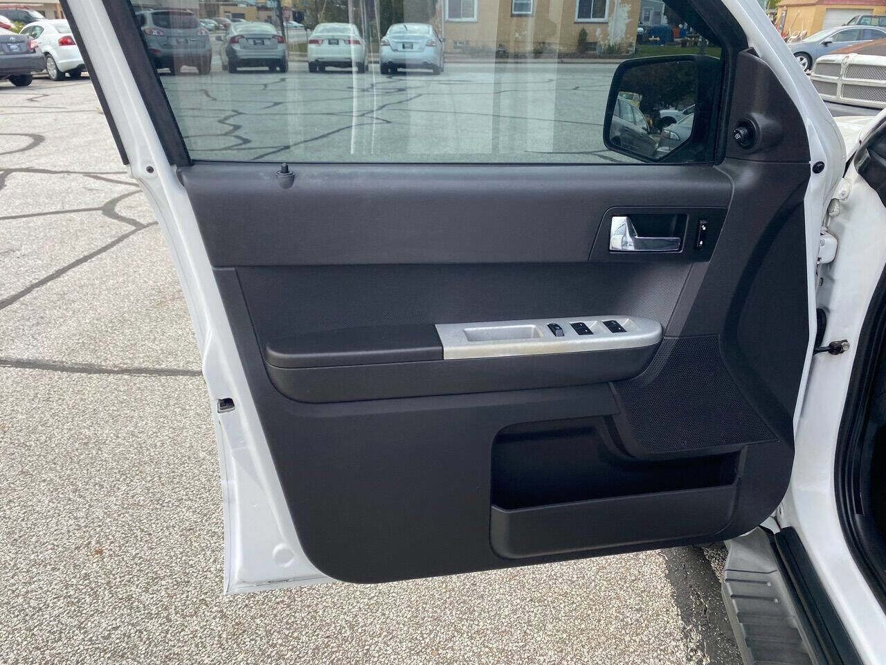 Used 2008 Mercury Mariner 2WD V6 image 13