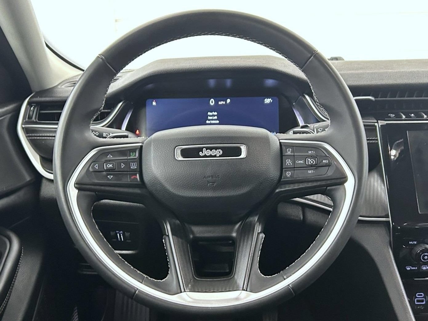 Used 2023 Jeep Grand Cherokee L Laredo AWD/4WD image 11