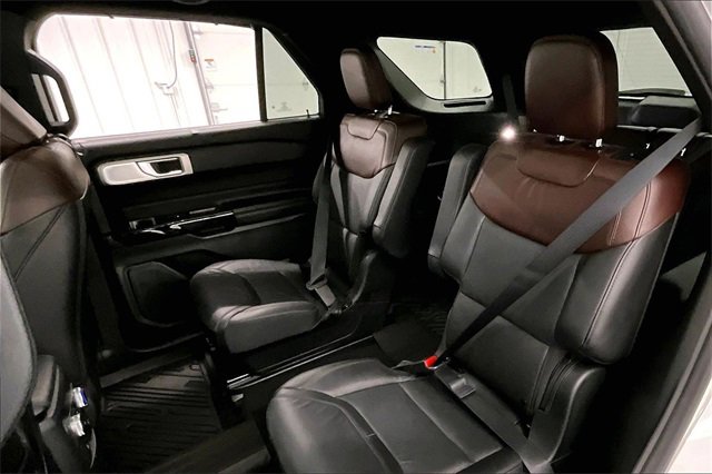Used 2024 Ford Explorer Platinum w/ Technology Package image 21