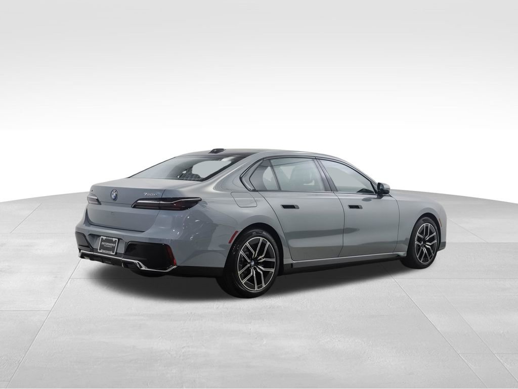 New 2026 BMW 750e xDrive image 6