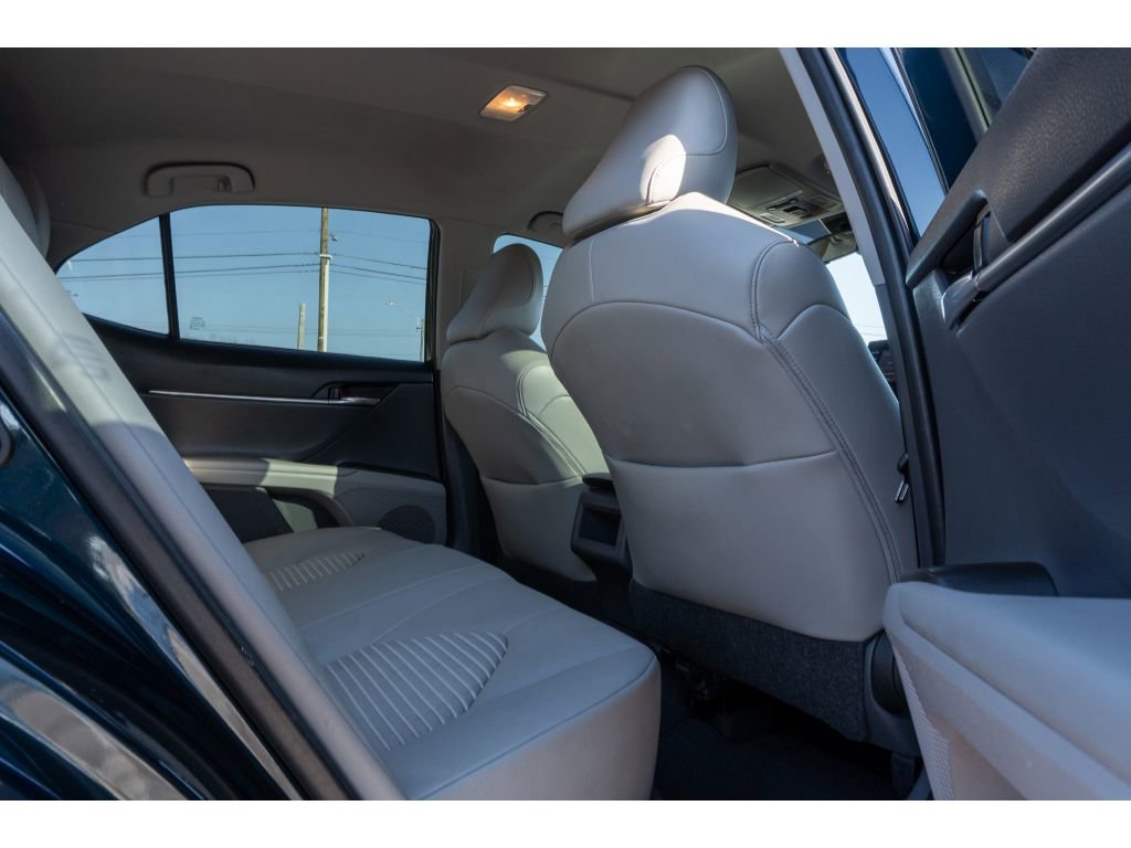 Used 2021 Toyota Camry SE image 14