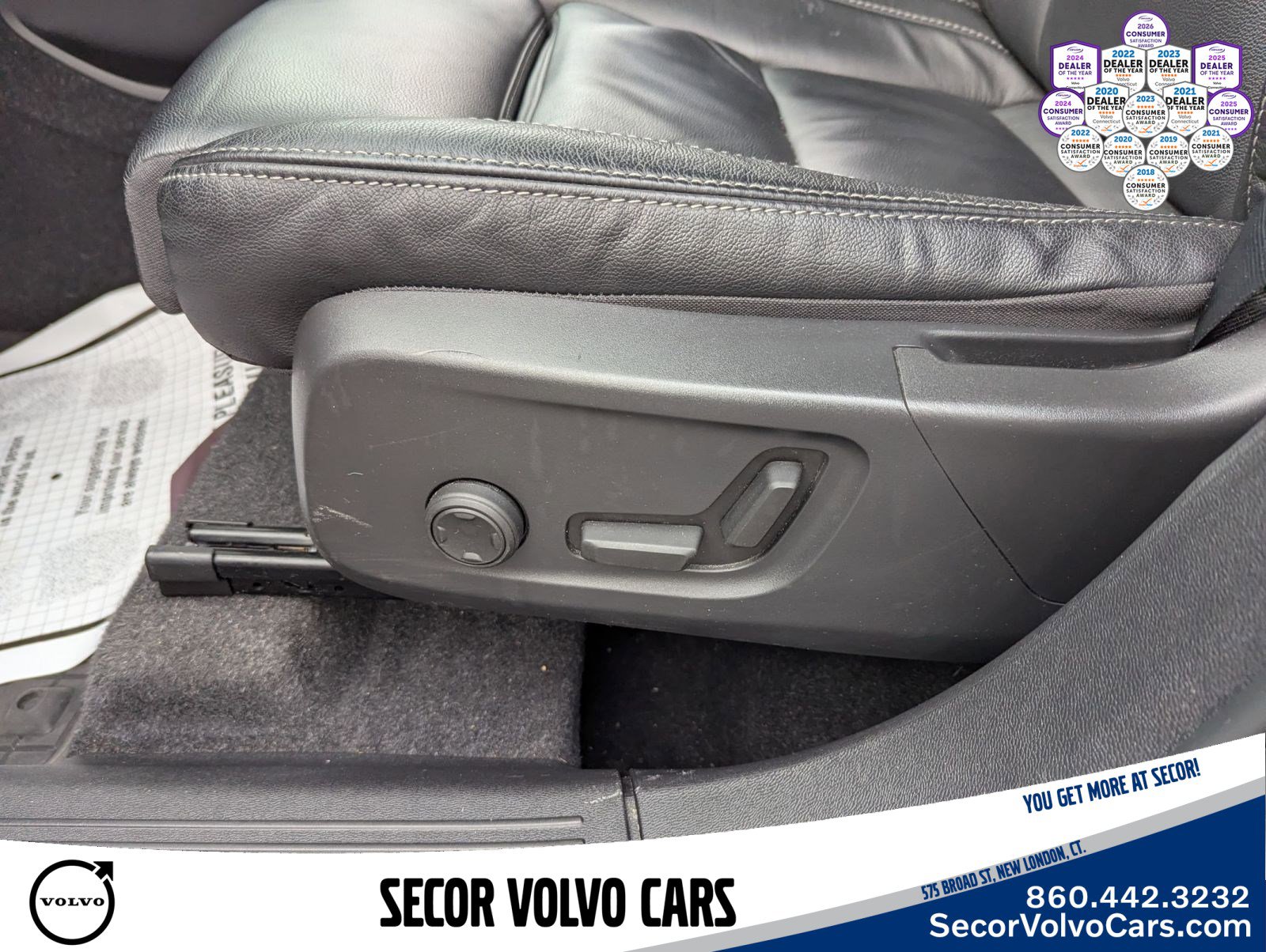 Certified 2023 Volvo XC40 B5 Plus image 20