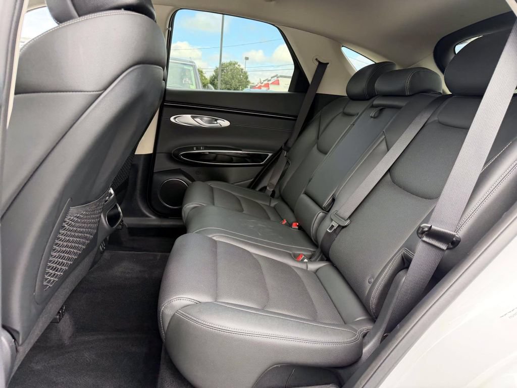 Certified 2025 Genesis GV70 2.5T AWD/4WD image 13
