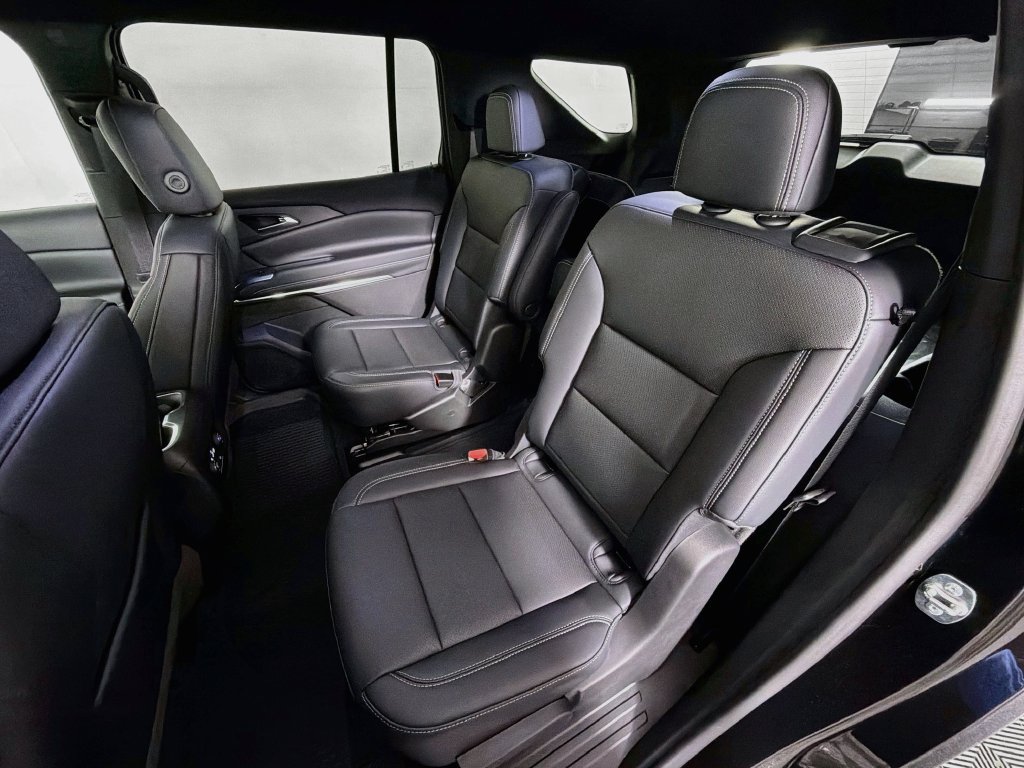 New 2026 Chevrolet Traverse LT w/ Midnight/Sport Edition AWD/4WD image 24