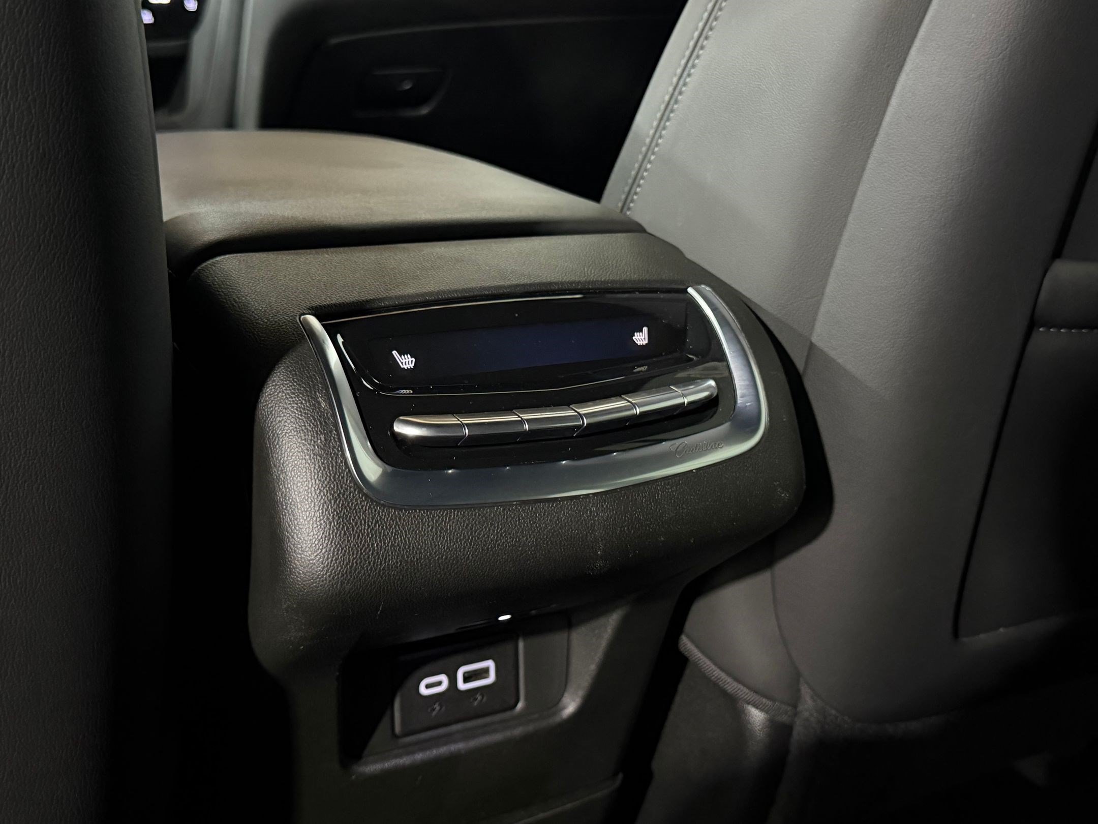 Used 2024 Cadillac XT6 Premium Luxury FWD image 39