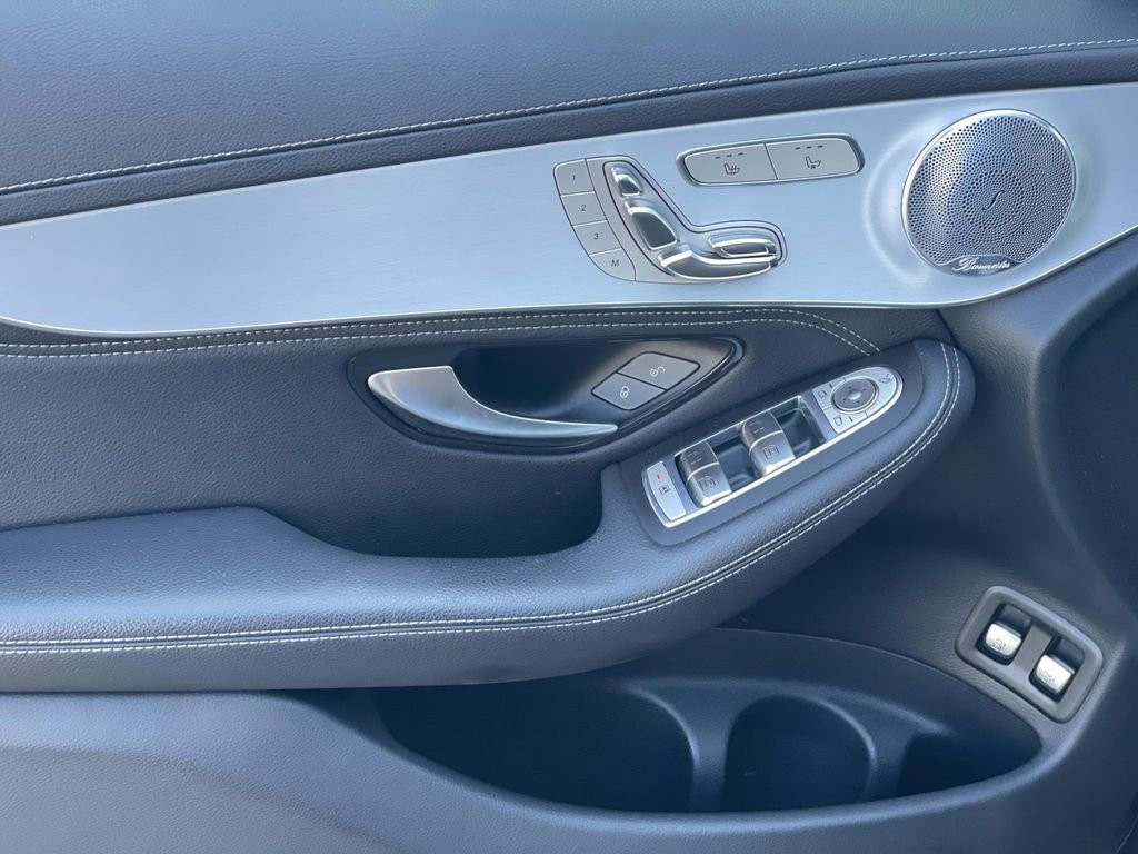 Used 2019 Mercedes-Benz GLC 350e 4MATIC image 18