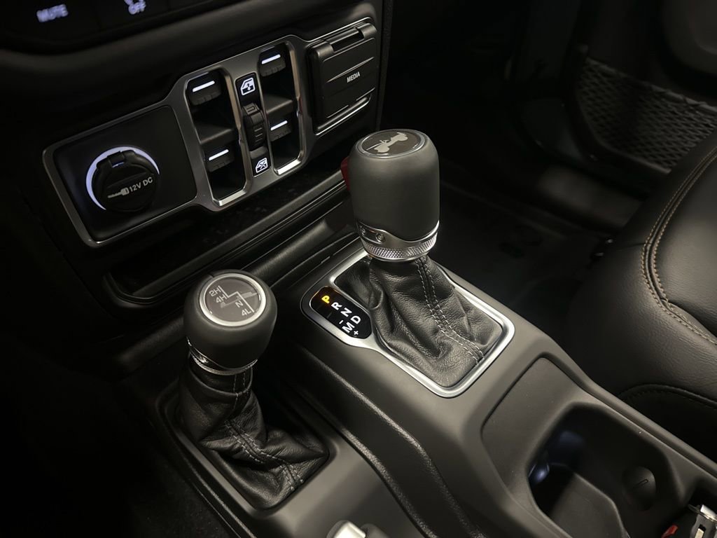 New 2026 Jeep Wrangler Unlimited Sahara AWD/4WD image 34