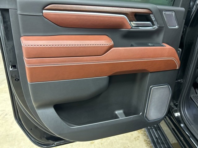 Used 2024 GMC Sierra 3500 Denali Ultimate image 33