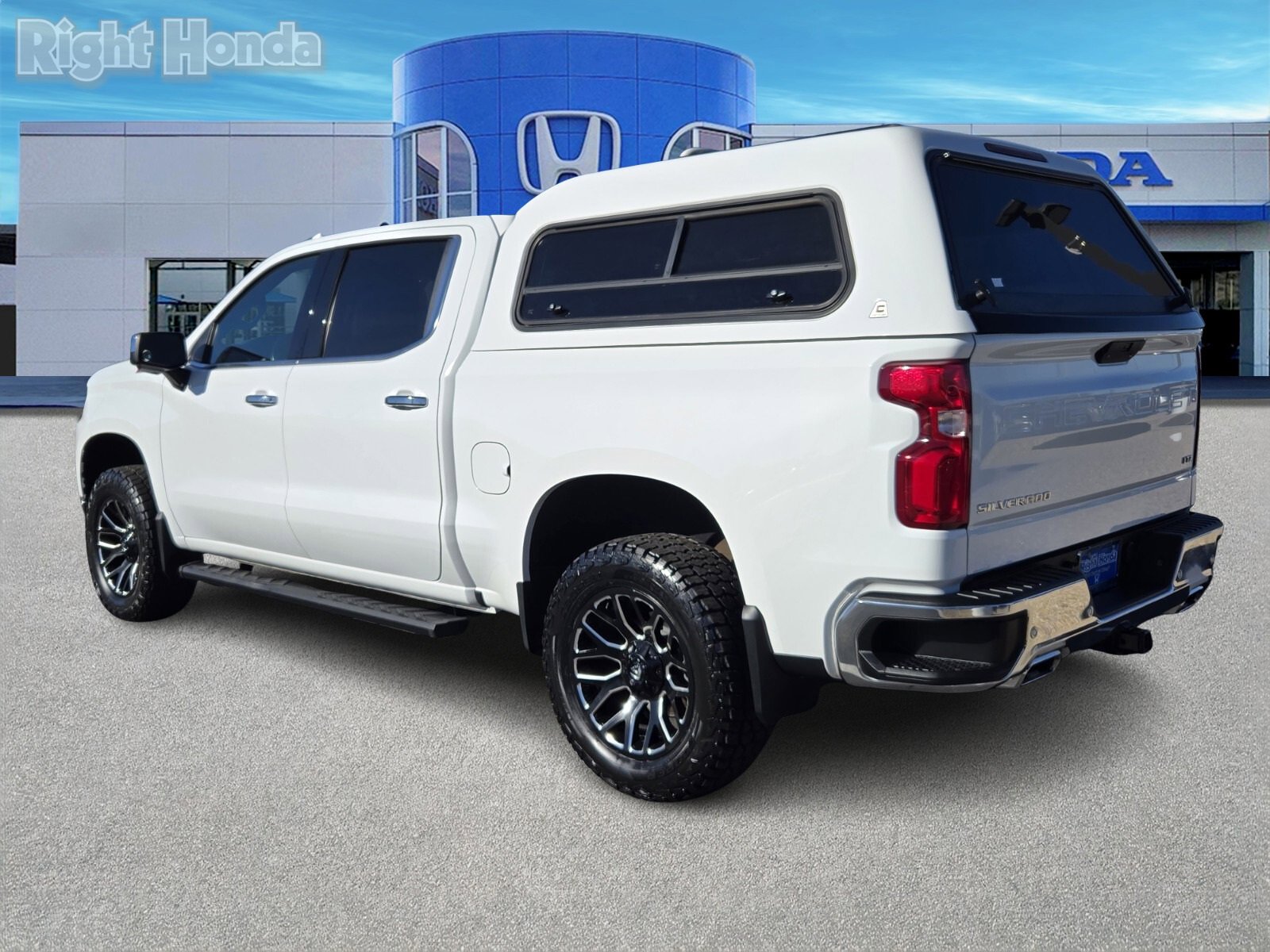 Used 2022 Chevrolet Silverado 1500 LTZ image 4
