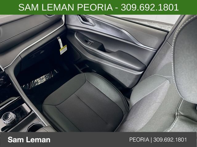 New 2025 Jeep Grand Cherokee L Laredo w/ Luxury Tech Group I AWD/4WD image 23