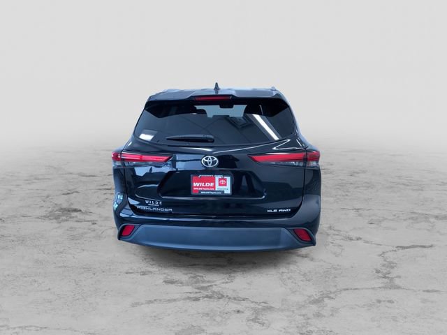 Used 2022 Toyota Highlander XLE image 9