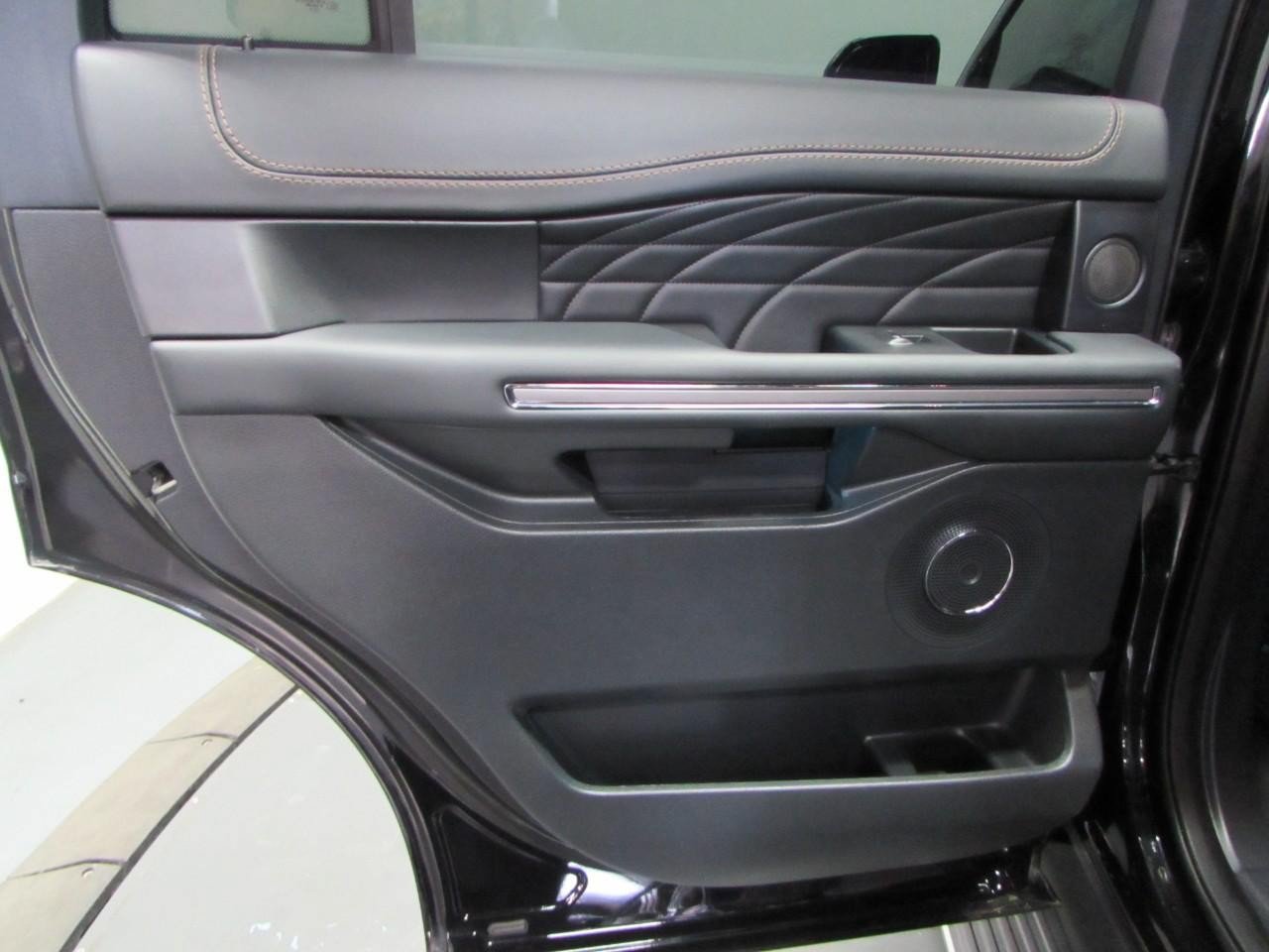 Certified 2024 Ford Expedition Platinum AWD/4WD image 14