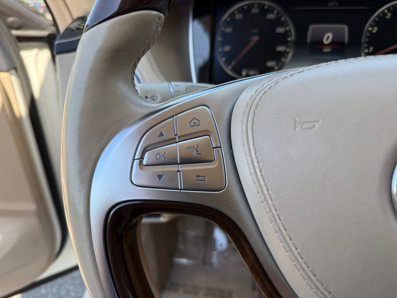 Used 2016 Mercedes-Benz S 550 4MATIC Sedan image 25