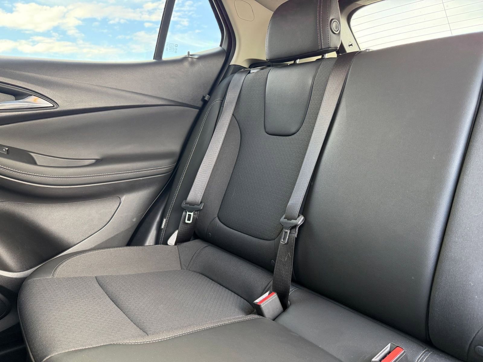 Used 2025 Buick Encore GX Preferred FWD image 38