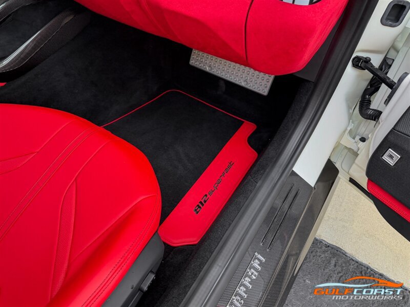 Used 2019 Ferrari 812 Superfast RWD image 31