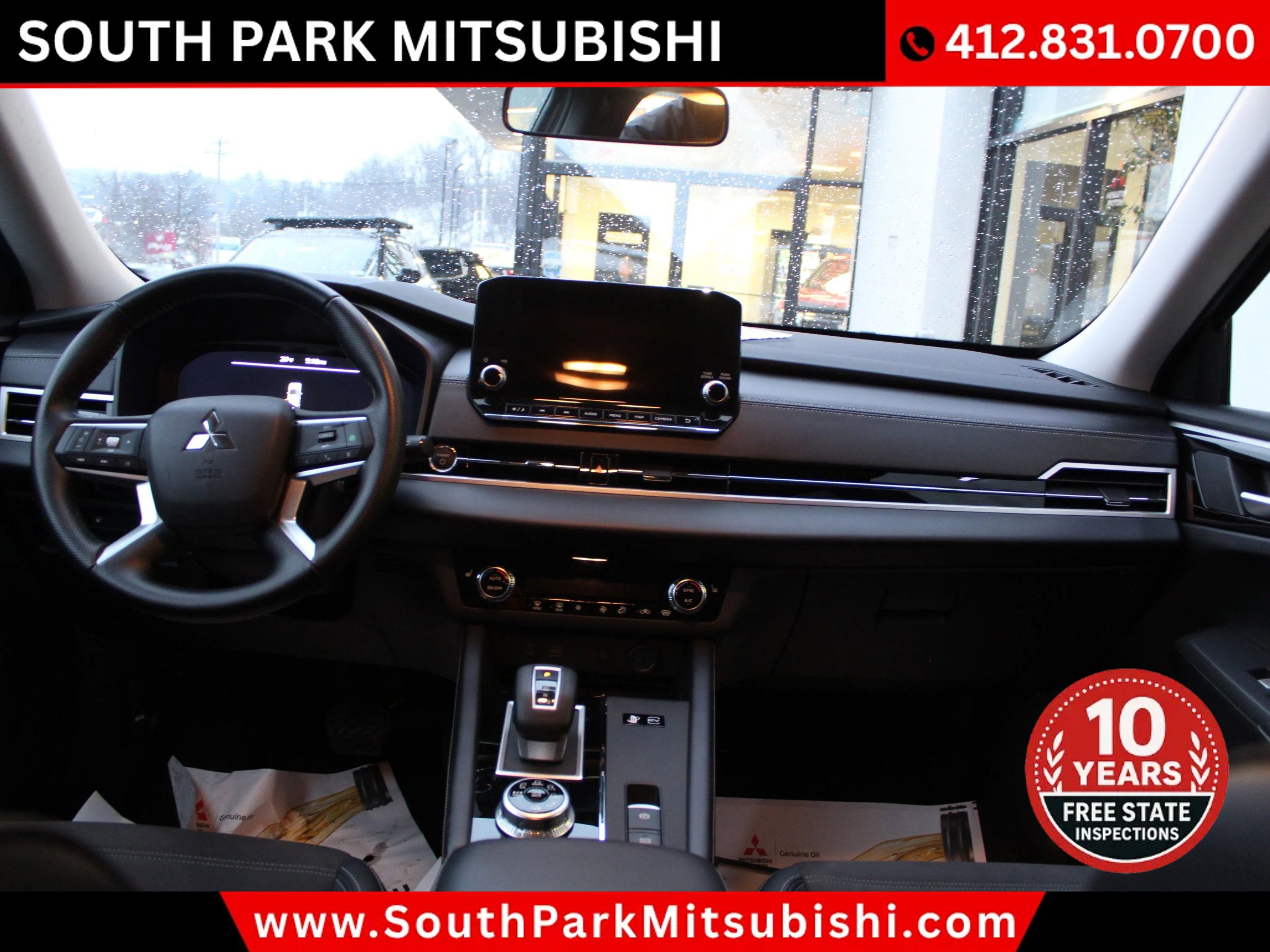 Used 2025 Mitsubishi Outlander SE image 13