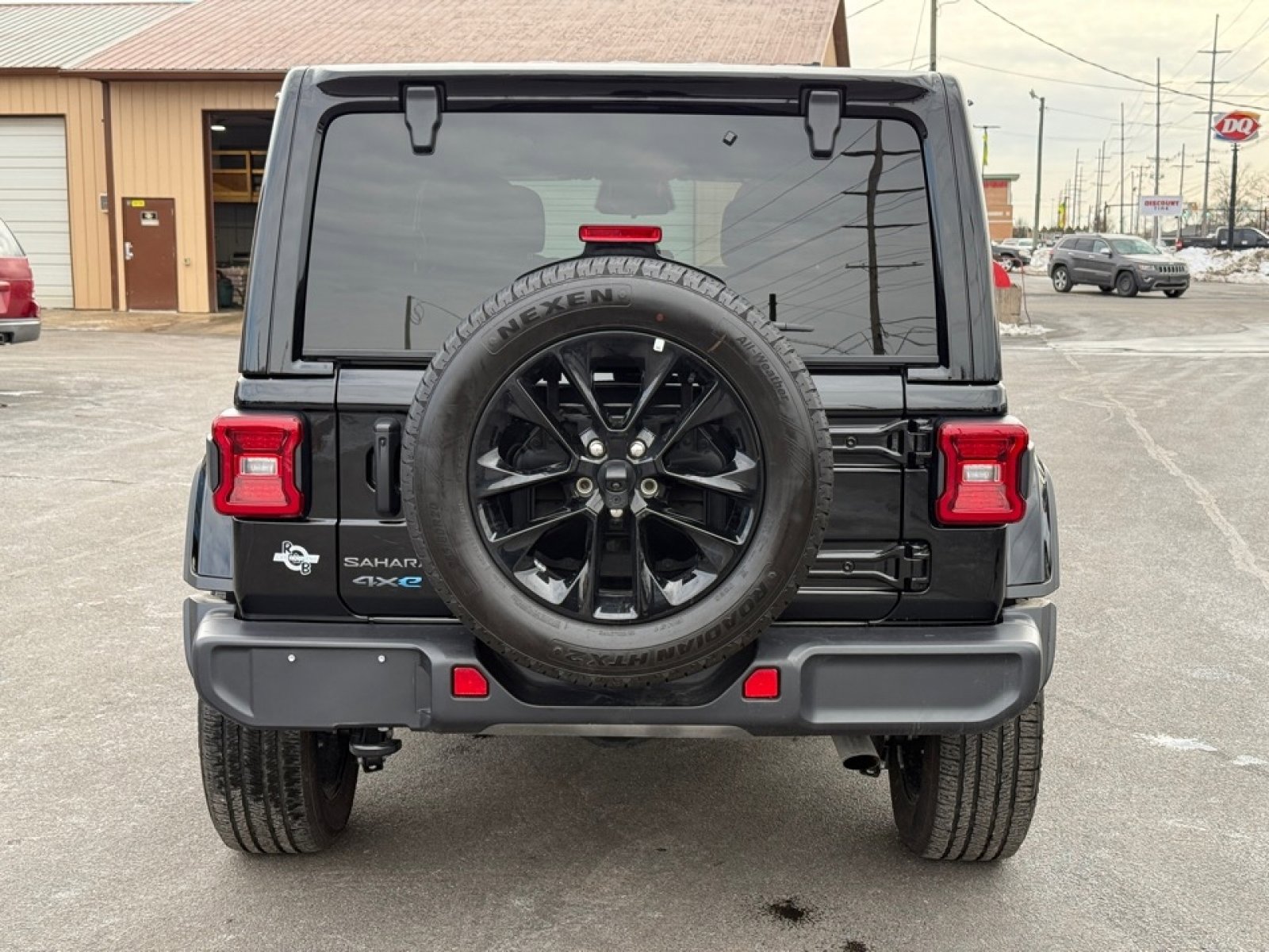 Used 2025 Jeep Wrangler Unlimited Sahara image 7