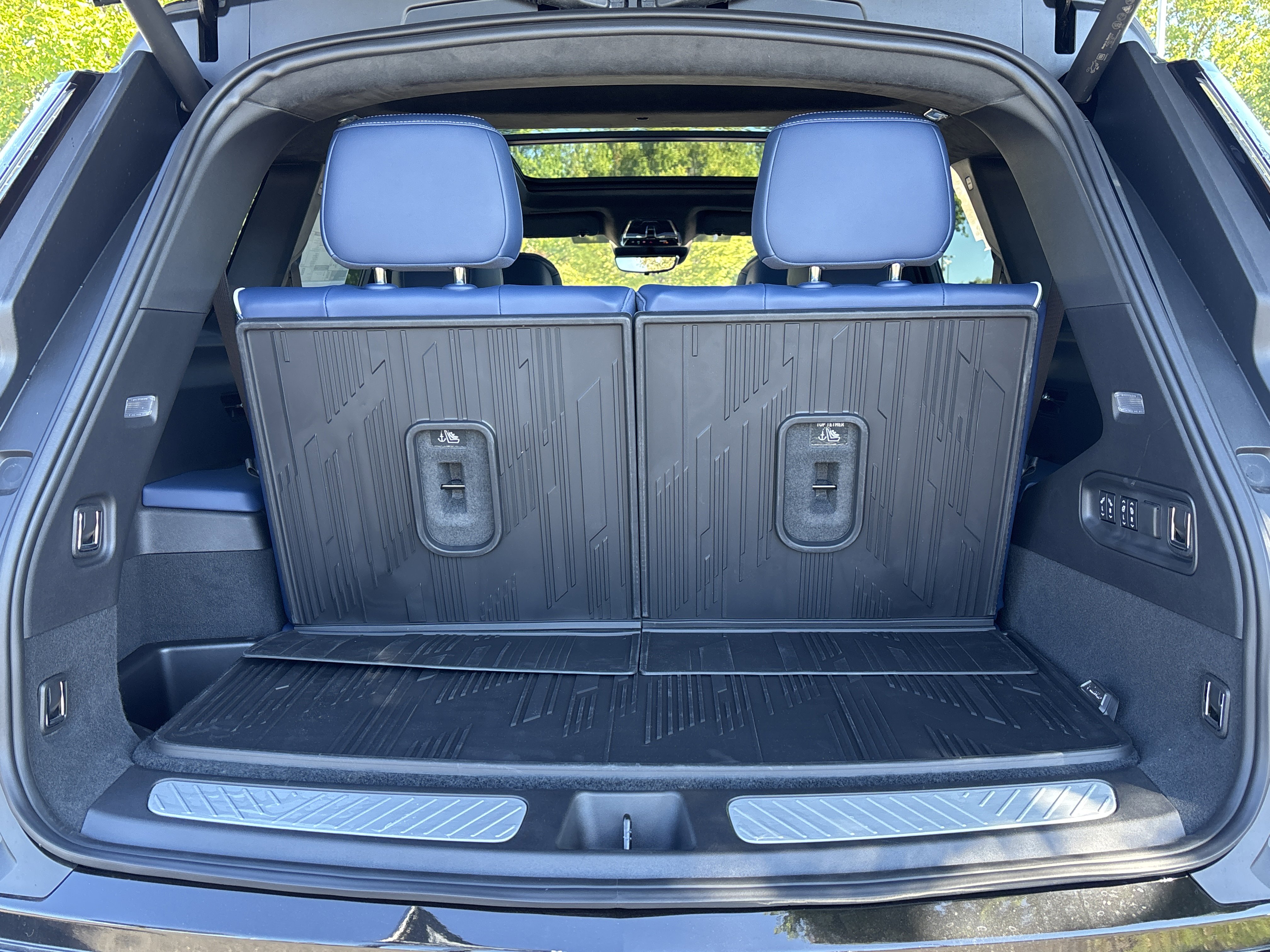 New 2026 Cadillac Vistiq Premium Luxury w/ LPO, Floor Liner Package image 32