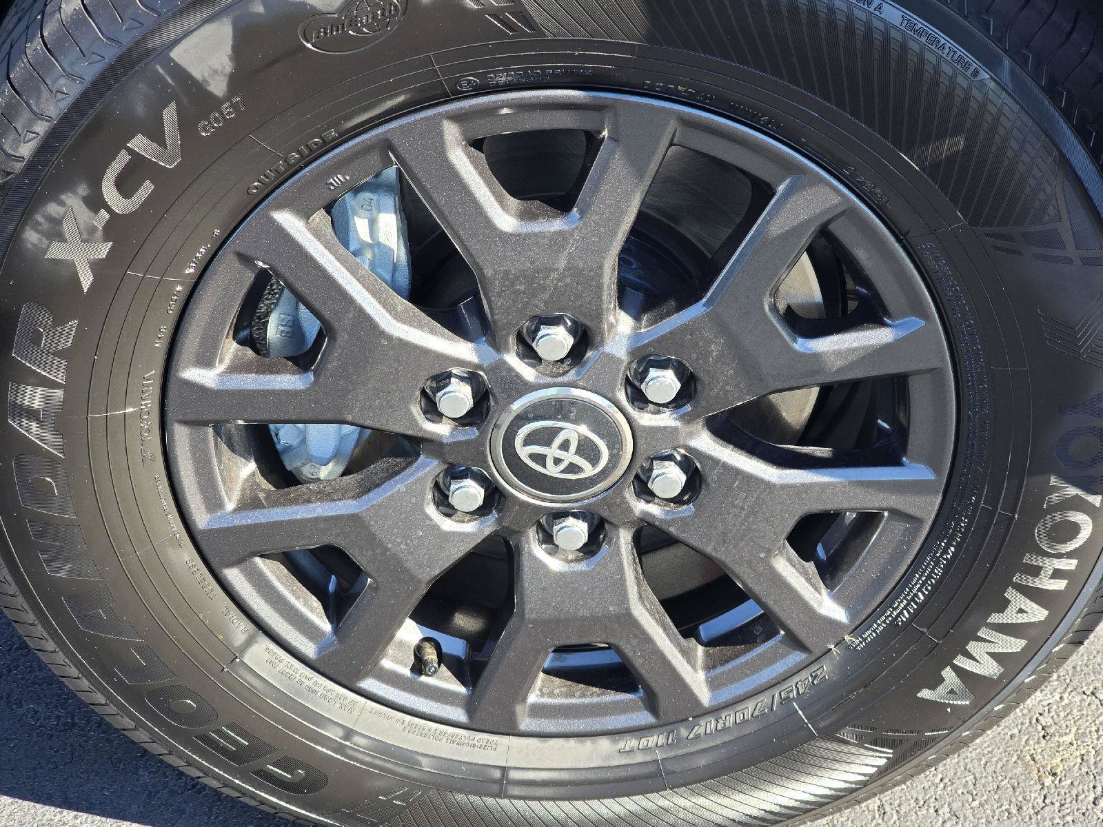 New 2026 Toyota 4Runner SR5 AWD/4WD image 9