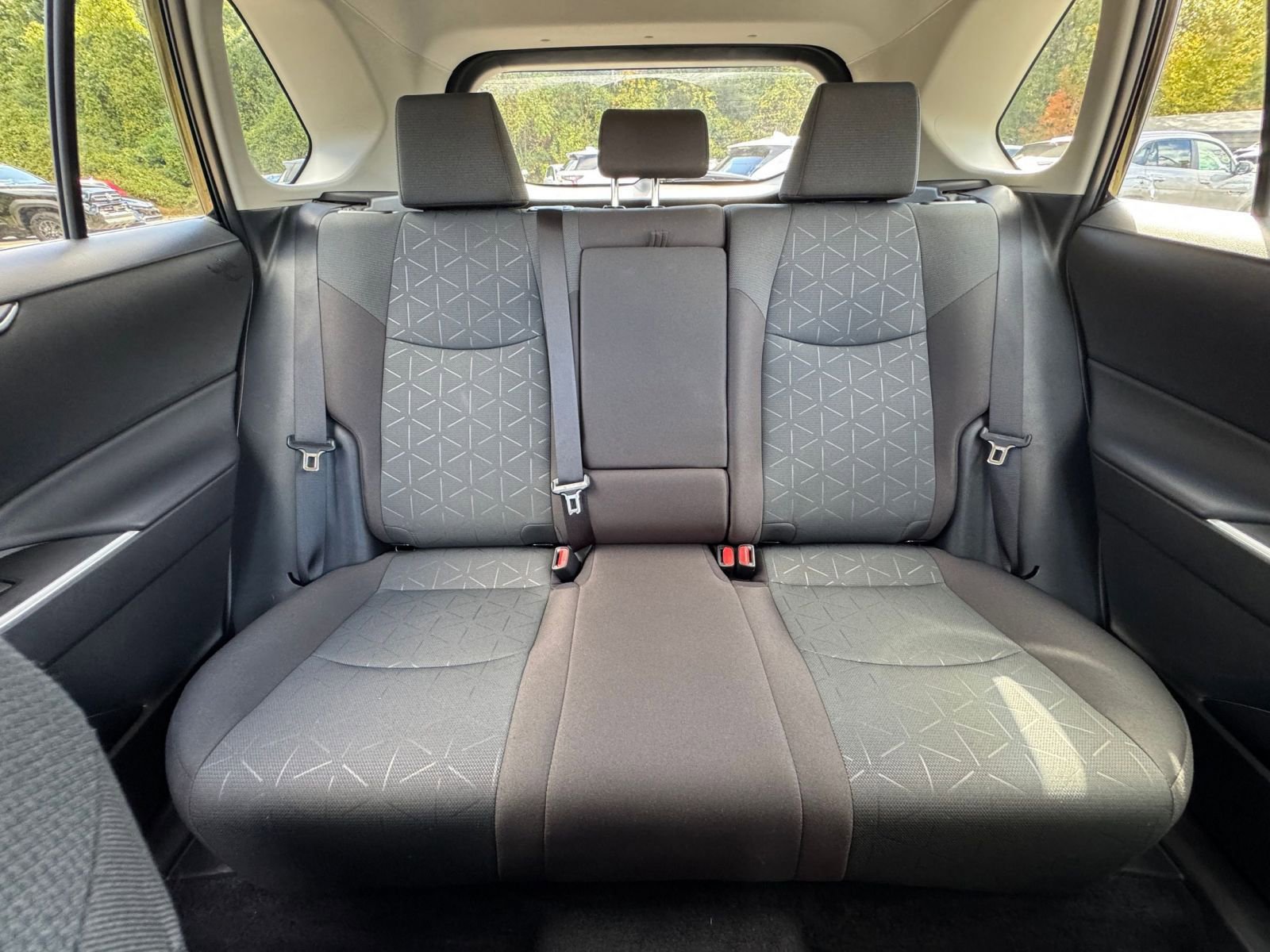 Used 2025 Toyota RAV4 XLE image 33