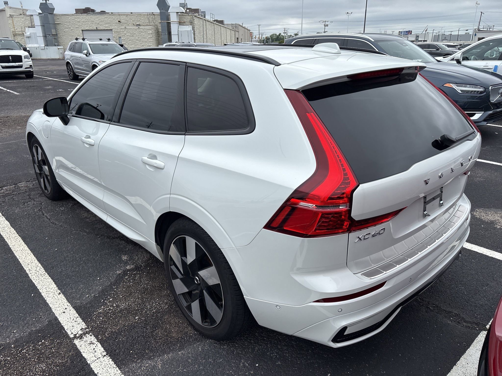 Used 2025 Volvo XC60 T8 Ultra w/ Protection Package Premier image 8