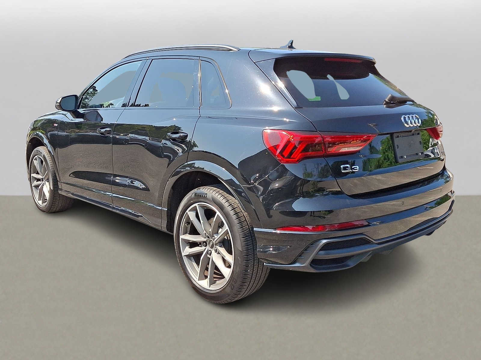 Used 2021 Audi Q3 2.0T Premium w/ Convenience Package AWD/4WD image 28