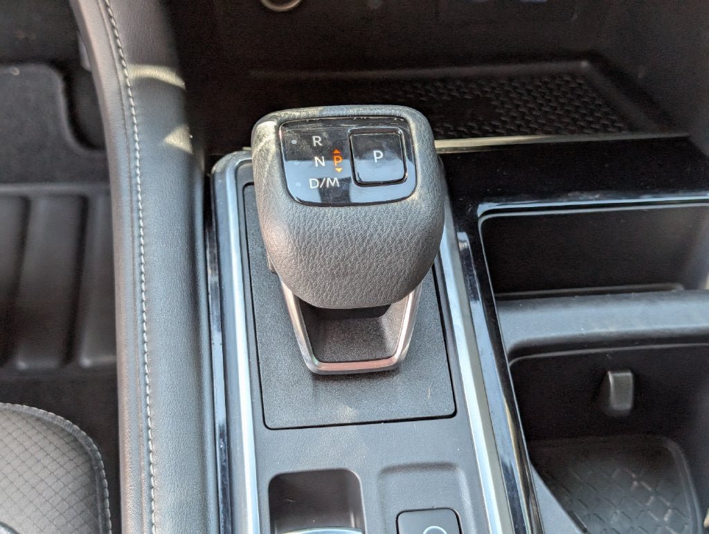 Used 2023 Nissan Pathfinder SL w/ Lighting Package (N92) FWD image 24