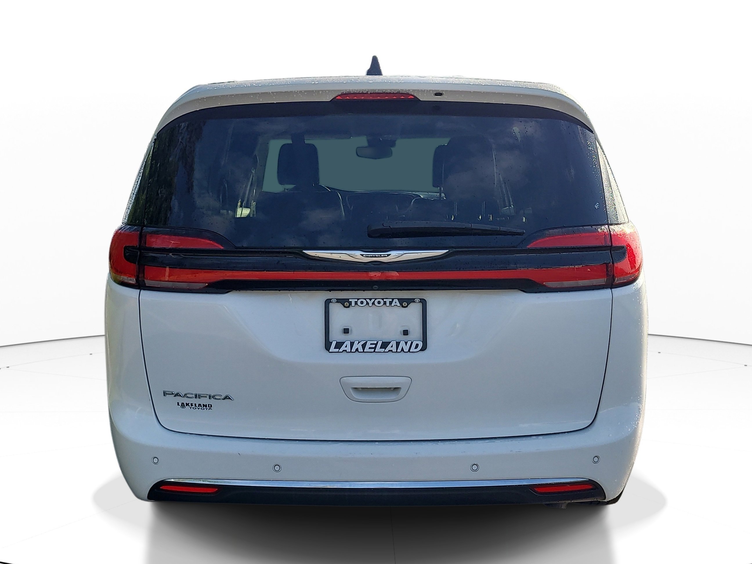 Used 2023 Chrysler Pacifica Touring-L image 6