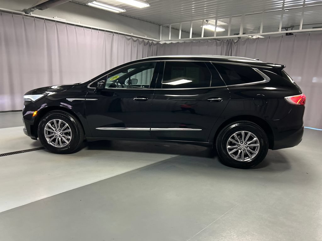 Used 2023 Buick Enclave Essence w/ LPO, Floor Liner Package FWD image 4