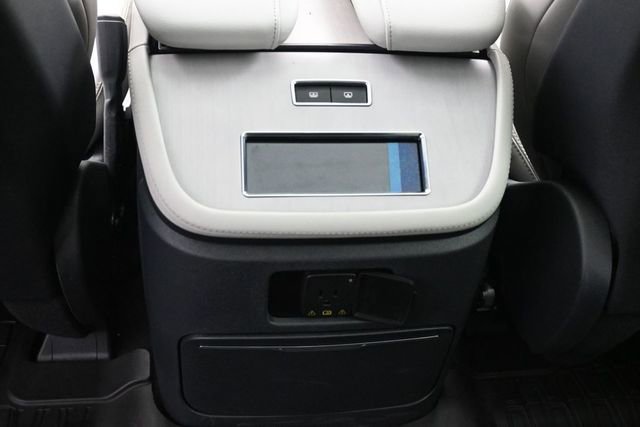Certified 2025 Lincoln Navigator Reserve AWD/4WD image 25