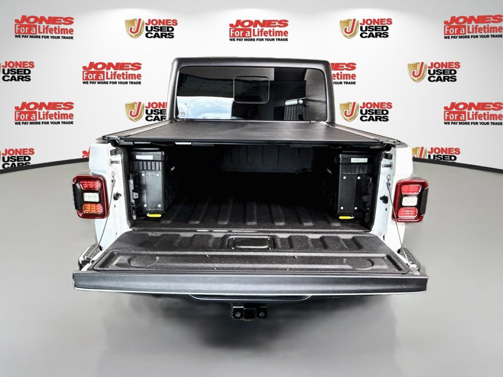 Used 2025 Jeep Gladiator Mojave w/ Technology Group AWD/4WD image 29