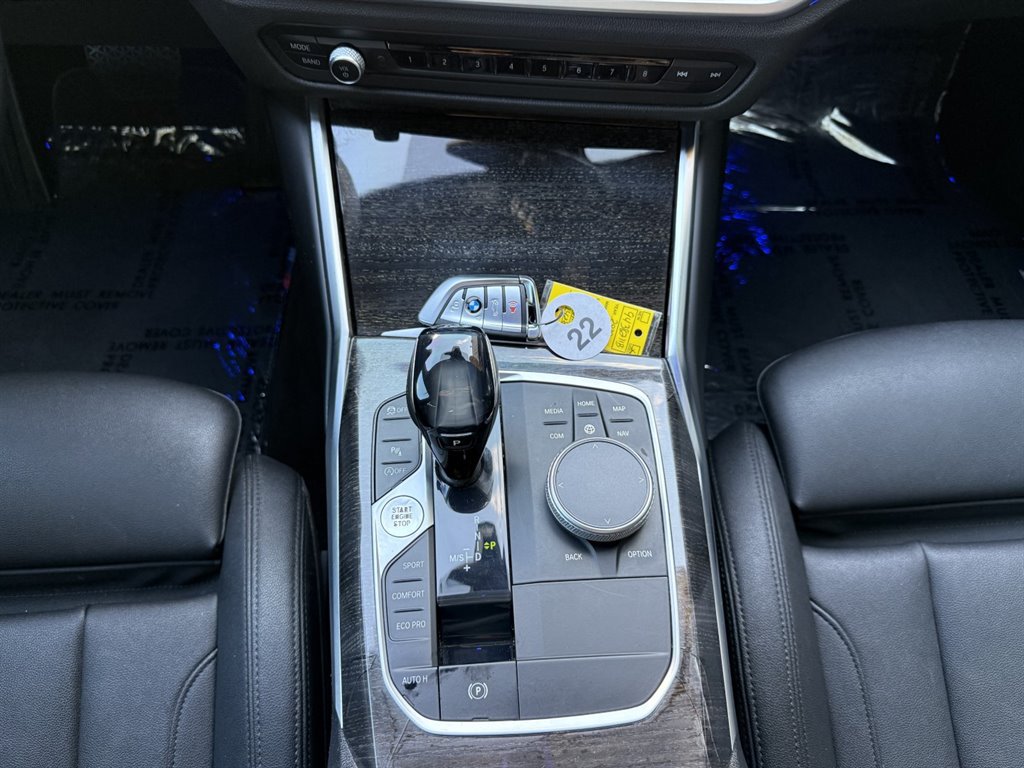 Used 2020 BMW 330i Sedan w/ Driving Assistance Package RWD image 25