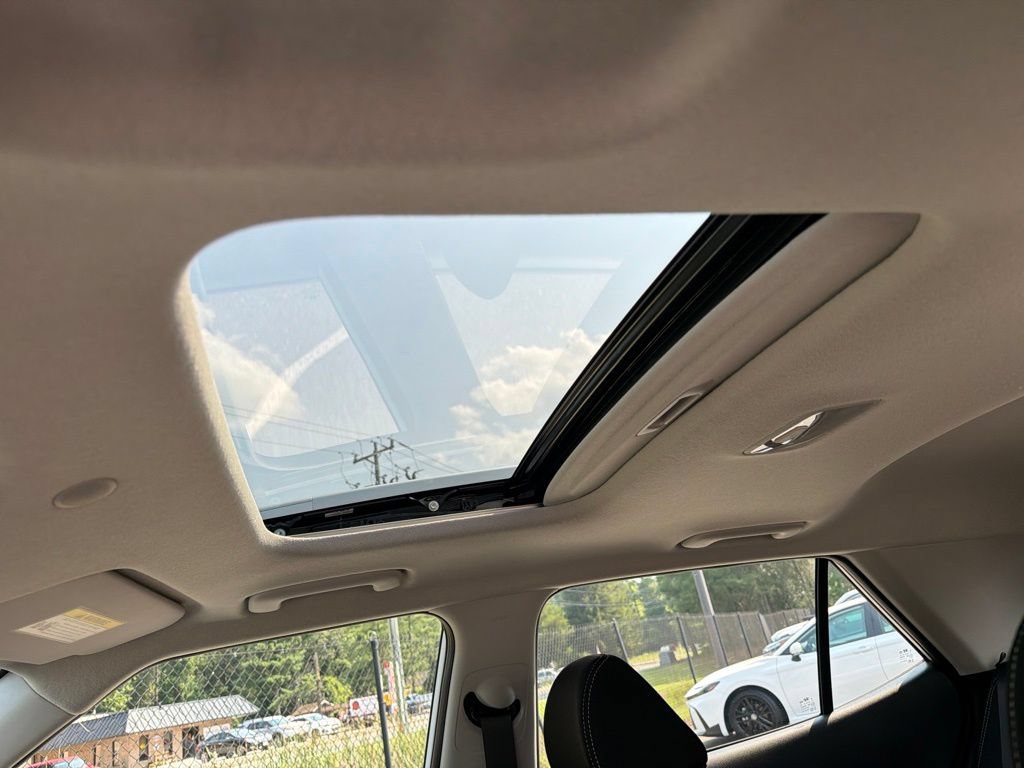 Used 2024 Hyundai Venue SEL FWD image 20