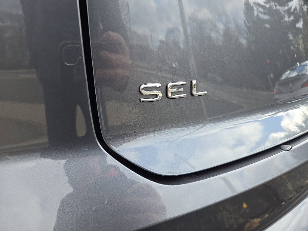 Used 2024 Volkswagen Atlas Cross Sport SEL Premium R-Line image 8