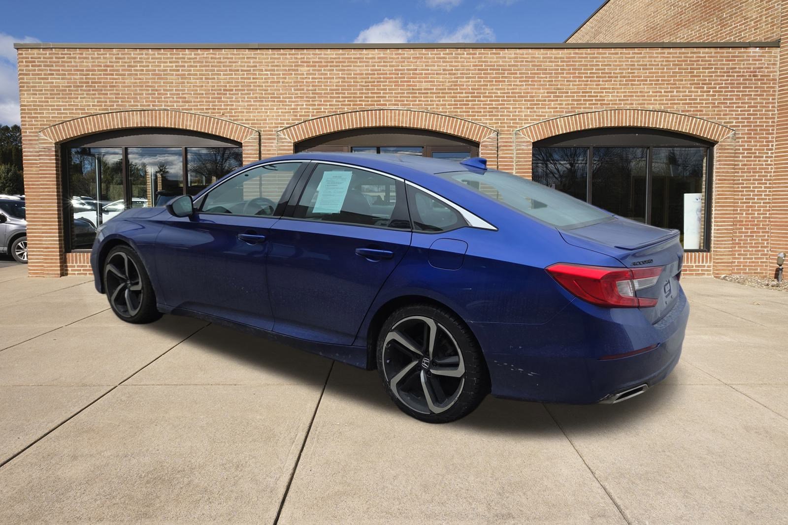 Used 2018 Honda Accord Sport image 5