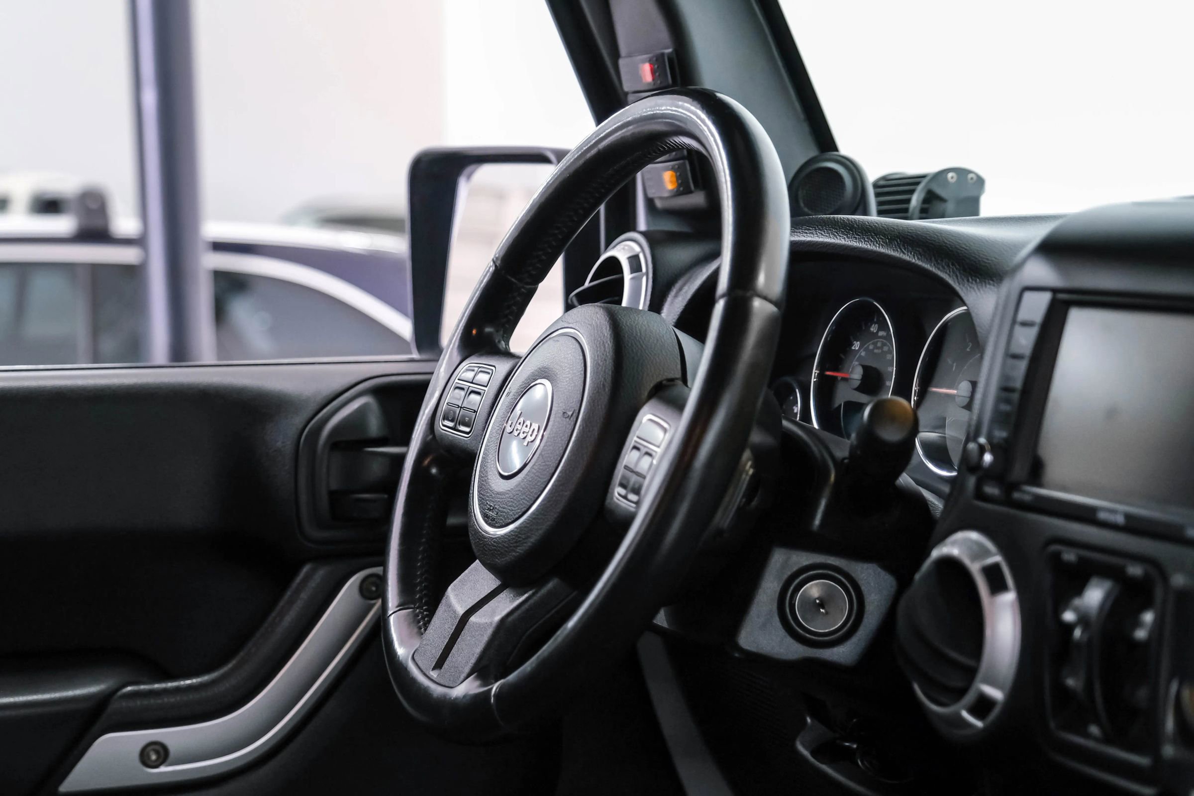 Used 2013 Jeep Wrangler Unlimited Sahara w/ Connectivity Group image 14