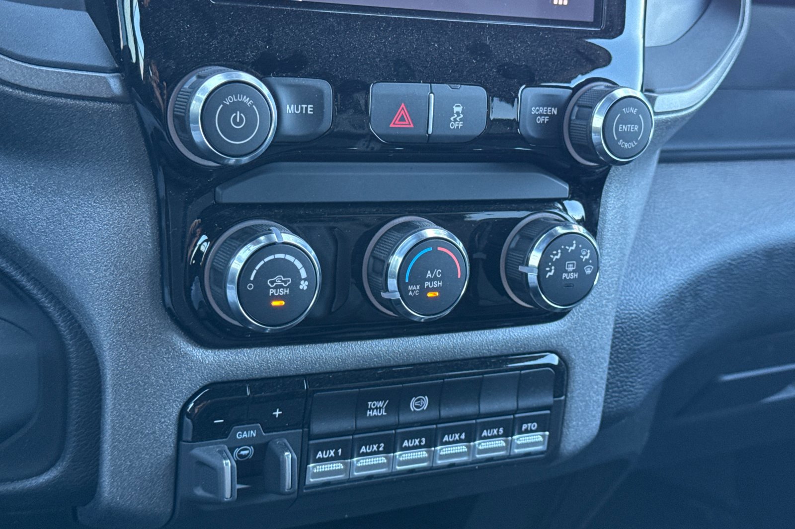 New 2026 RAM 5500 Tradesman w/ Chrome Appearance Group image 18