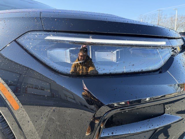 Used 2025 Volkswagen Tiguan SE R-Line image 10