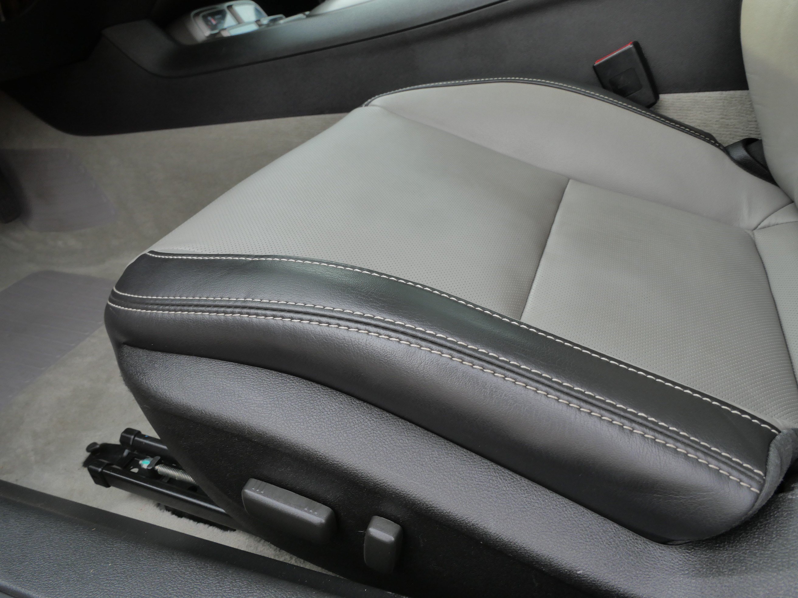 Used 2011 Chevrolet Camaro LT RWD image 20