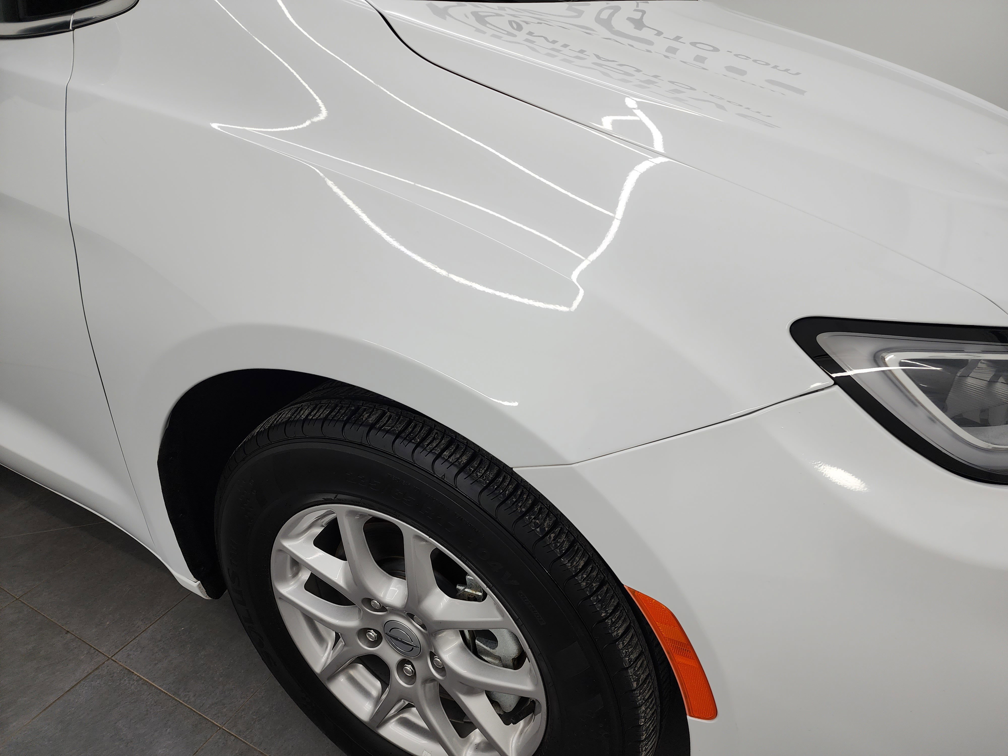 Used 2024 Chrysler Pacifica Touring-L FWD image 23