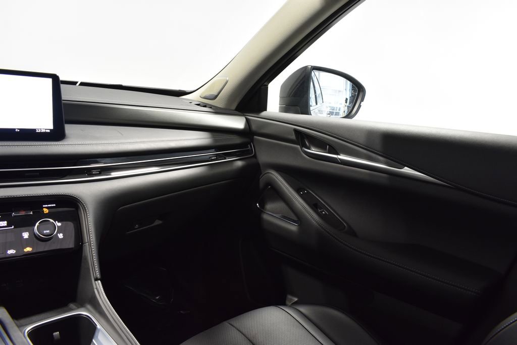 Certified 2026 INFINITI QX60 Luxe w/ Family Package image 17