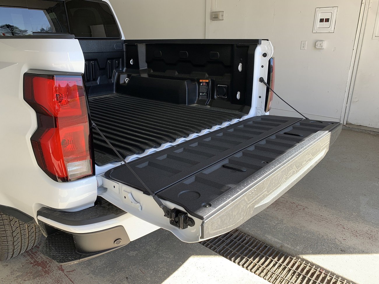 New 2024 Chevrolet Colorado LT w/ LT Convenience Package III image 10