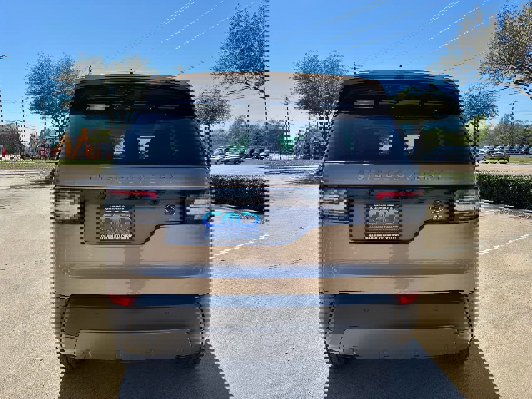 Used 2017 Land Rover Discovery SE image 6