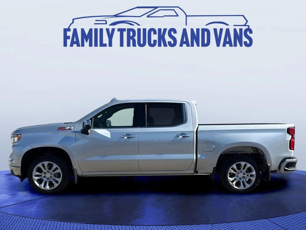 Used 2022 Chevrolet Silverado 1500 LTZ w/ LTZ Premium Package image 2