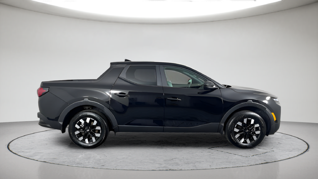 Used 2025 Hyundai Santa Cruz SE AWD/4WD image 4