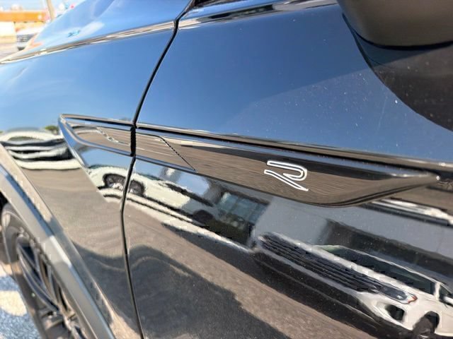 Used 2022 Volkswagen Tiguan SE R-Line FWD image 10