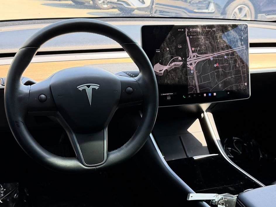 Used 2020 Tesla Model 3 image 29